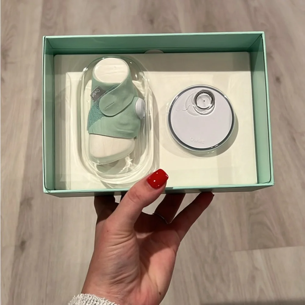 Owlet Dream Sock Baby Monitor and Baby Cam 2